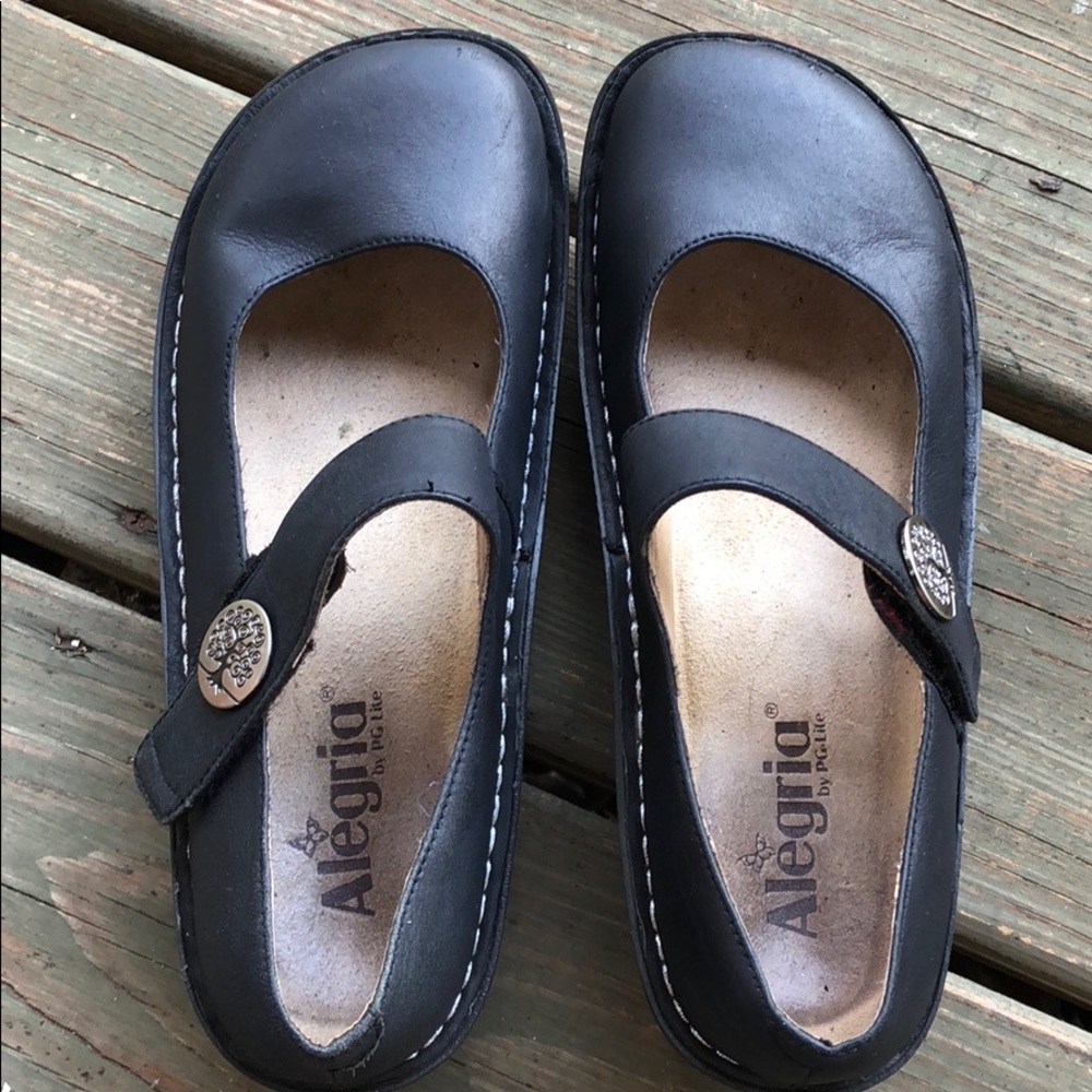 Black Algeria size 38